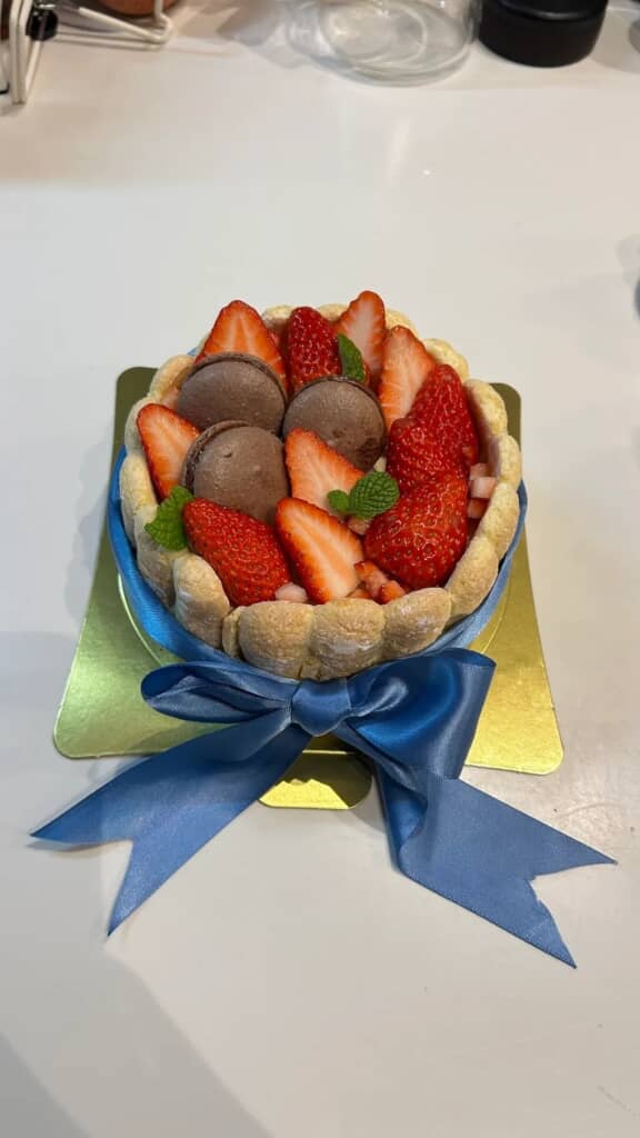次女がバレンタインに作ったシャルロットケーキ
