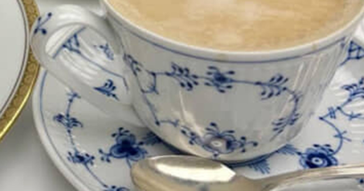 誕生日に六花亭の喫茶室へ→いちごパフェを頼んだら……「これで850円」　驚きの光景に「そんなサービスあるんですね」「すごい」（1/2） | グルメ ねとらぼ