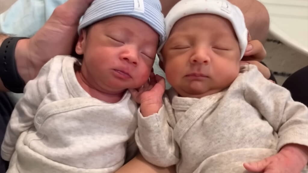 2020年2月17日に生まれたルーシーちゃんとルークくん