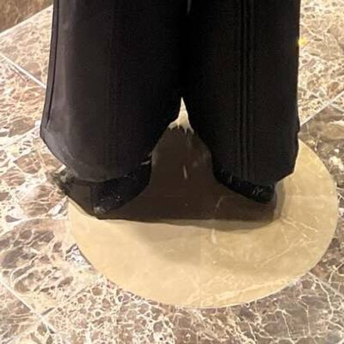 友人の結婚式に「派手で来てほしい」と招待された女性→まさかの参列姿に「カッコよくてやべぇ」「品位があってふさわしい」（1/3） | ライフスタイル ねとらぼ