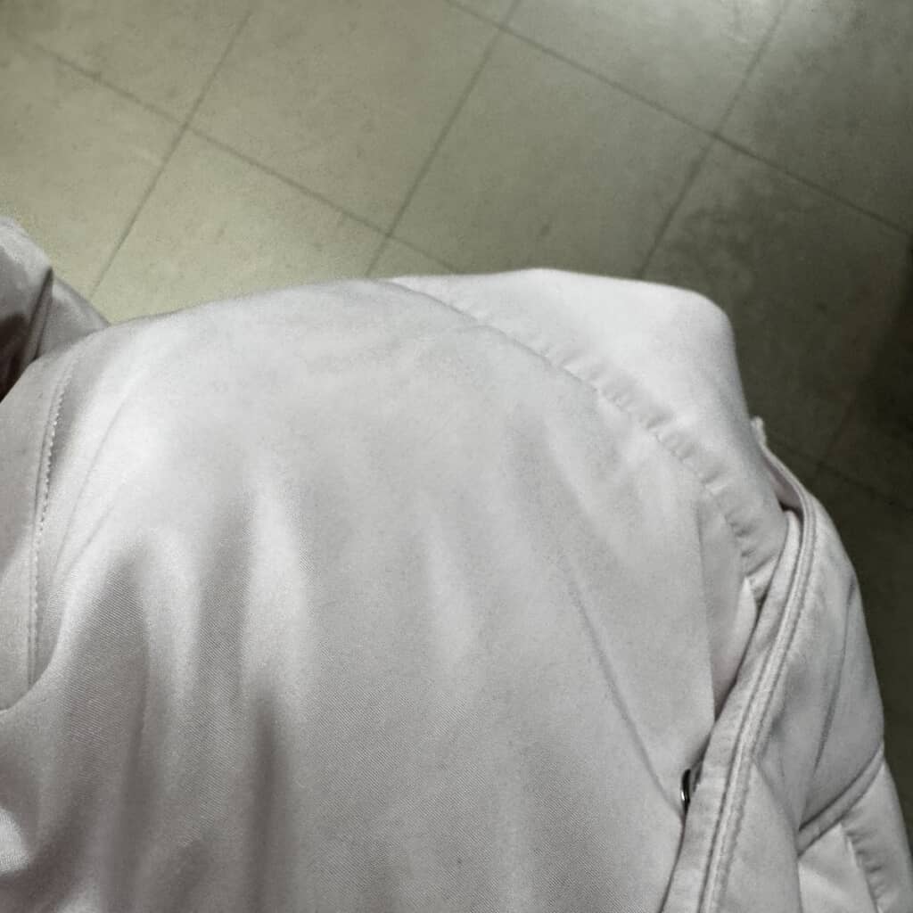 ダウンジャケットの中から出てきたのは……