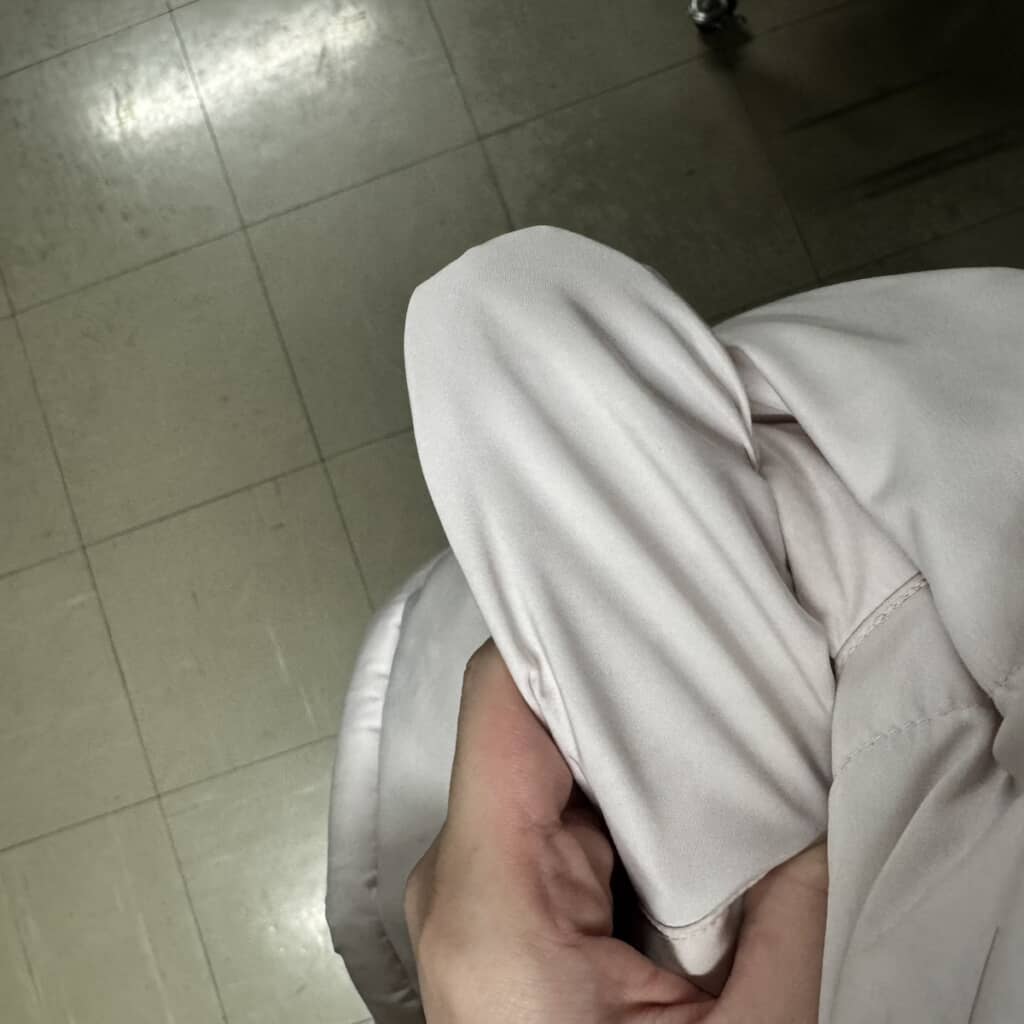 ポケットに妙な出っ張りが