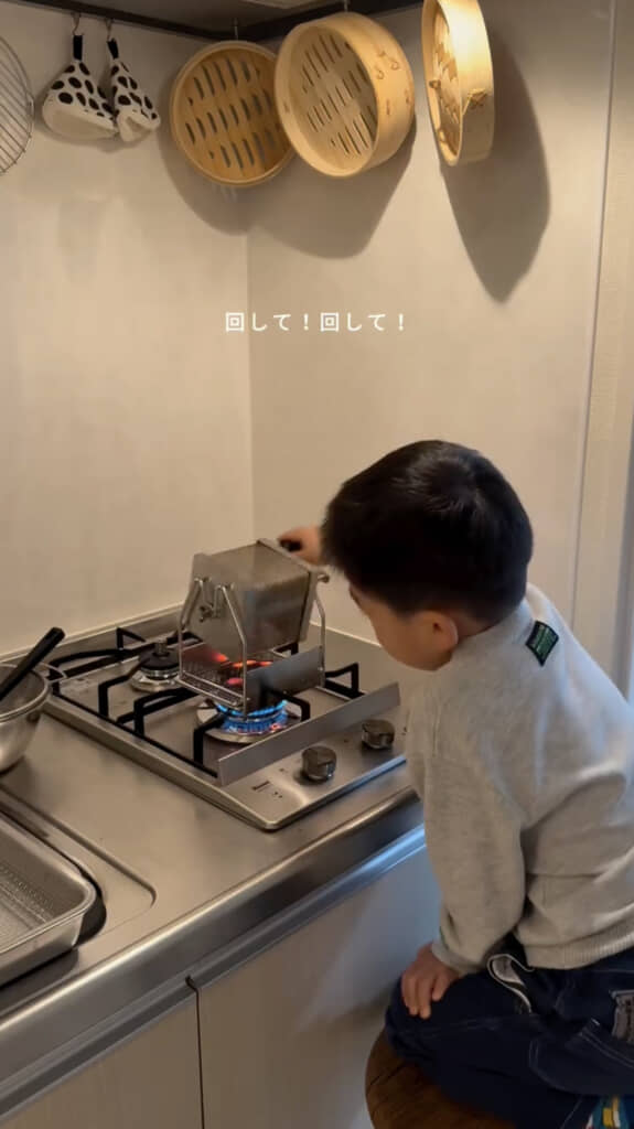 豆を選別して焙煎！
