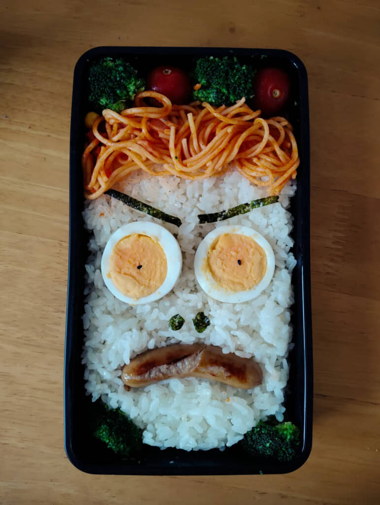 ある意味で余計に凝ったお弁当になってる……!?