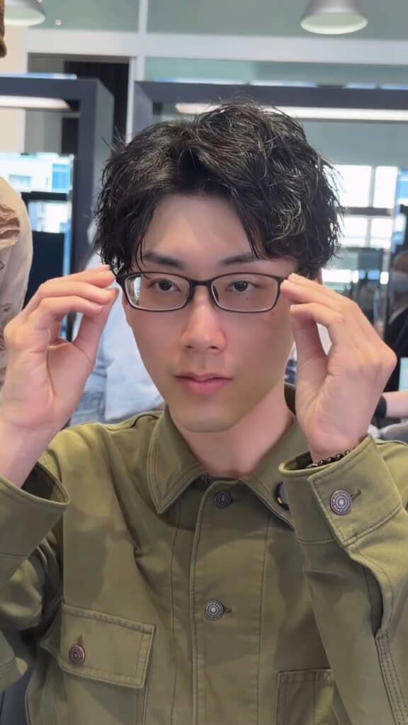 カット後に眼鏡をかけると……

