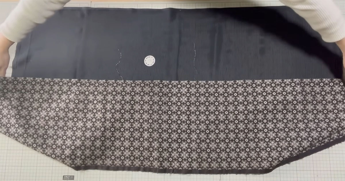 紋付の黒い喪服の着物→大島紬と組み合わせてリメイクしたら……　完成品に「すごいアイデア」「シックでステキ」（1/3） | 女性 ねとらぼ