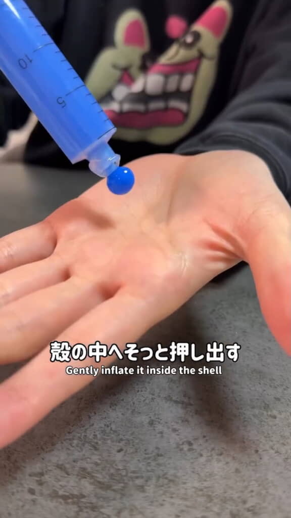 洗濯のりでプラバルーンを膨らませる
