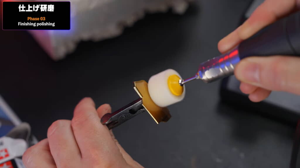 各パーツをていねいに研磨
