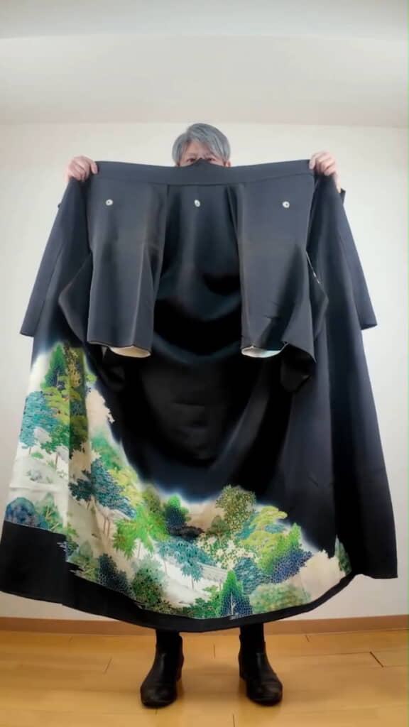 ステキな黒留袖を男性が着てみる