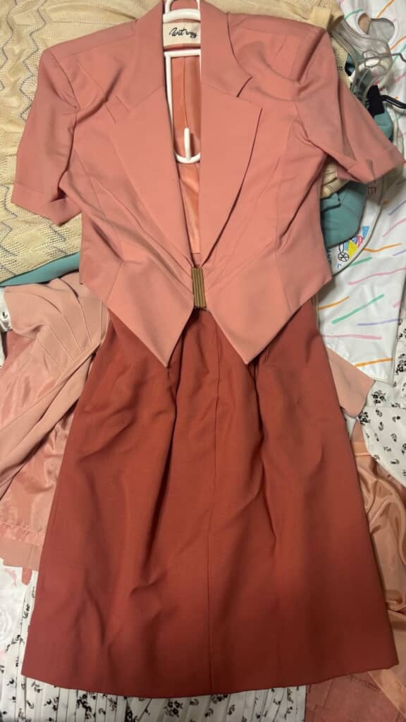 ピンク色のジャケット