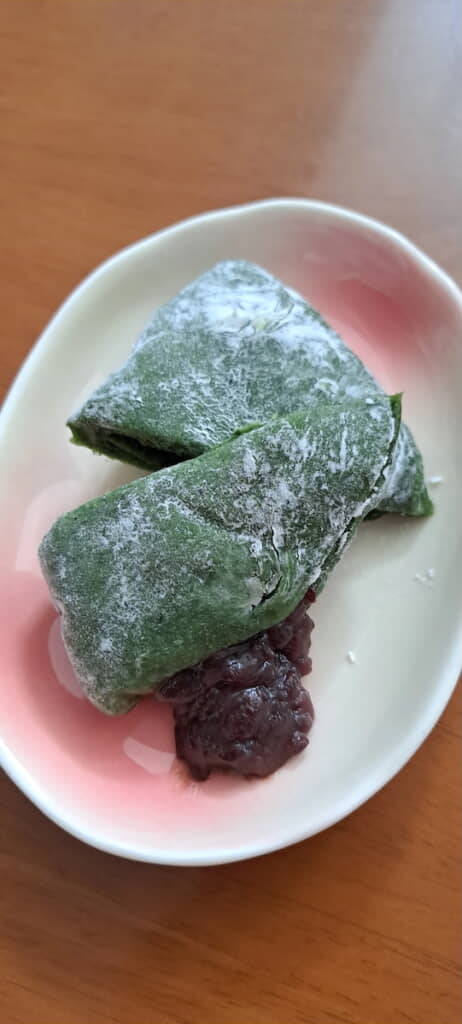 「草餅はとてもおいしかった」