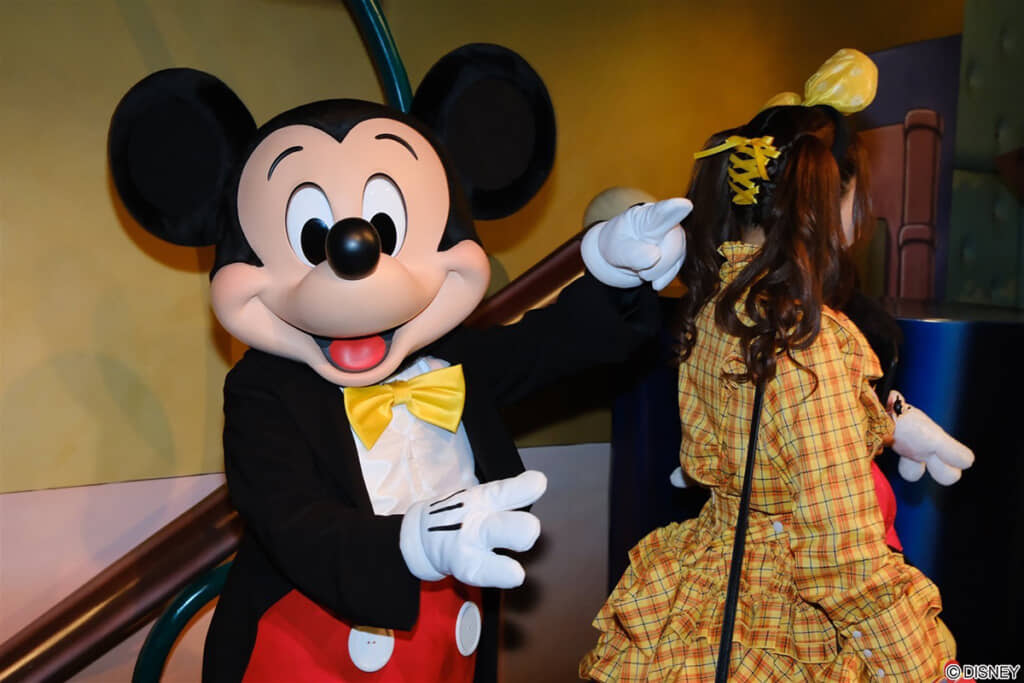 後頭部のリボンにびっくり！