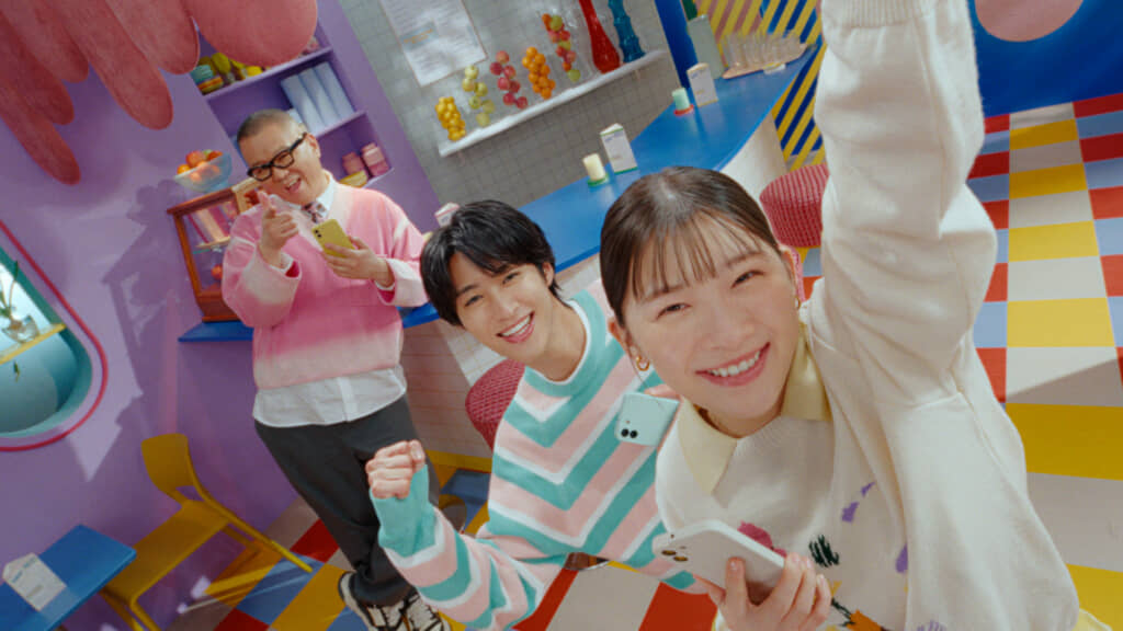 「M!LK」の曽野舜太さん、俳優の伊藤沙莉さん、お笑いコンビ「シソンヌ」の長谷川忍さん