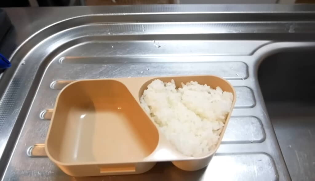 三角ゾーンにお米を入れるとおにぎり風に