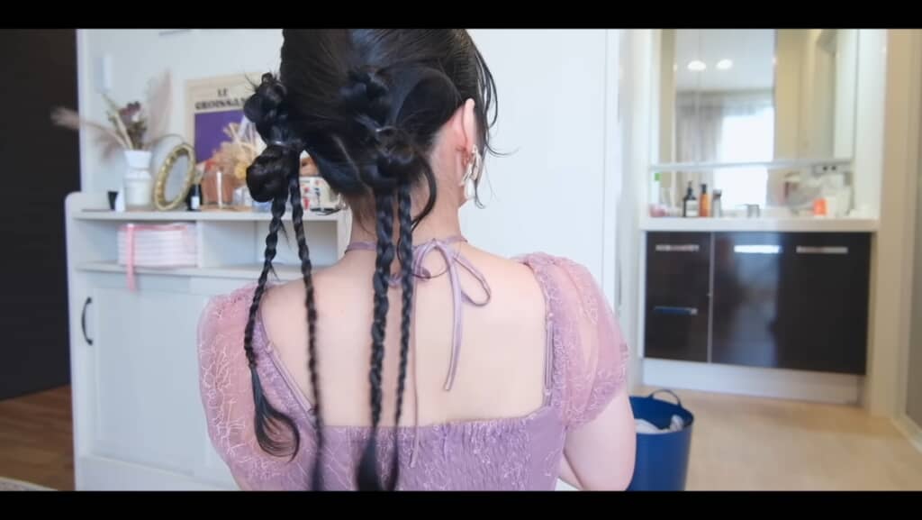 トレンドを取り入れたヘアメイク