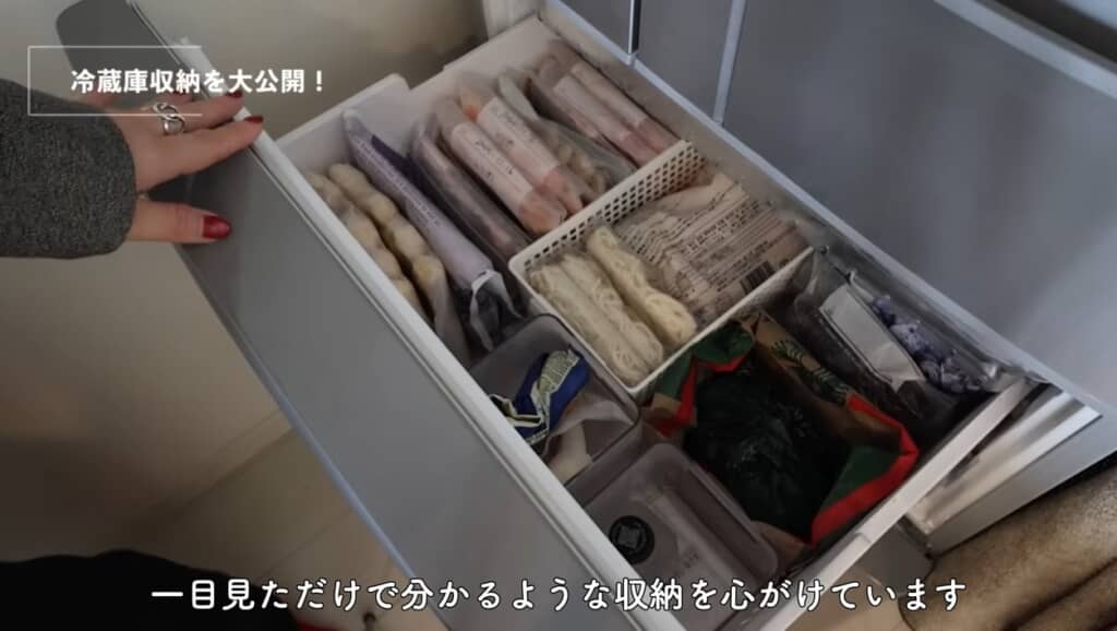 基本は縦収納で、一目見てわかりやすいよう心掛けているそうです