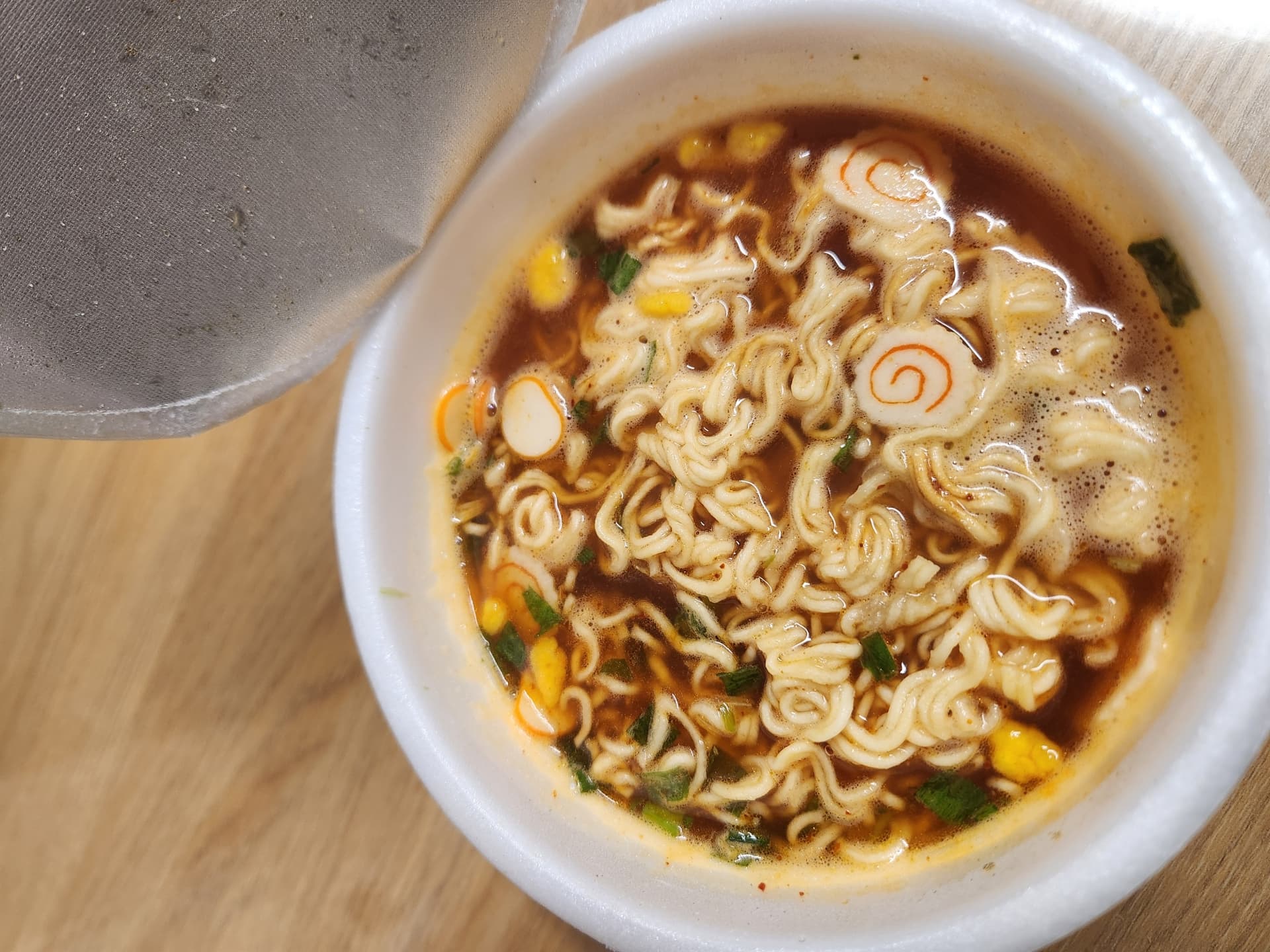 関西在住者に聞いた】スープが最高にうまいと思う「カップ麺シリーズ
