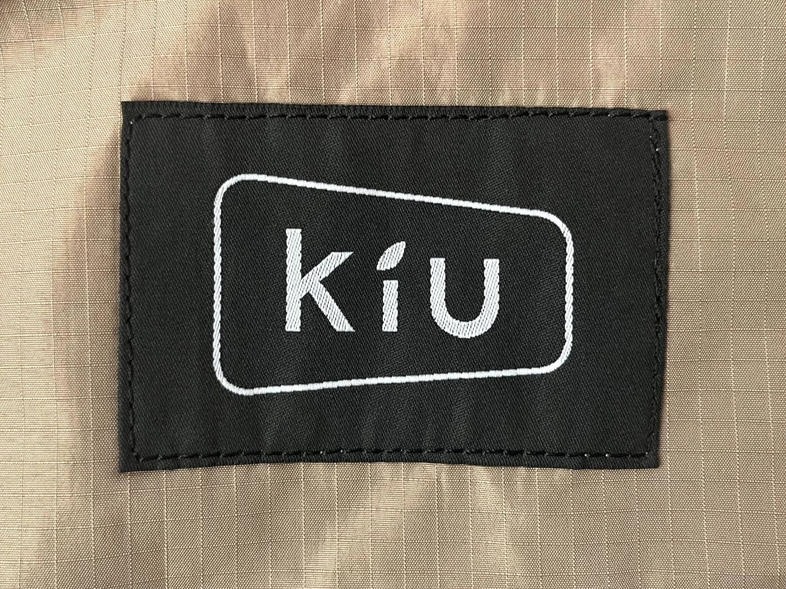 「早く買っておけば……」KiUの“1650円サコッシュ”が大人気　「服にポケットが無い時に便利」「通勤でもさっと取り出せて便利」（1/2） | バッグ ねとらぼリサーチ
