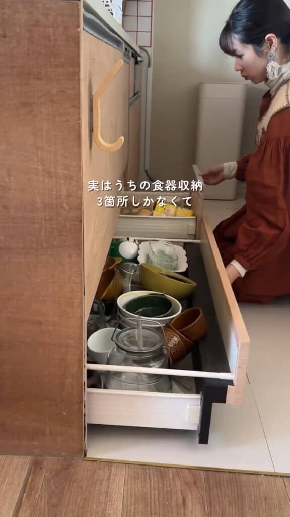 不便なこれまでの食器収納