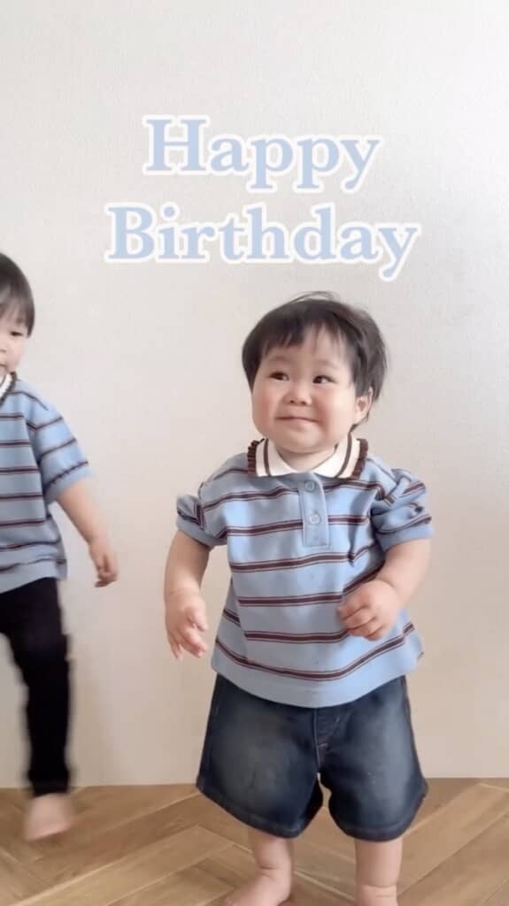 1歳の誕生日、ついに自分の足で立った次男くん！