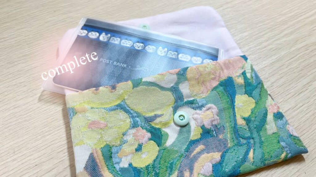 ピンクのチラ見せがかわいらしい