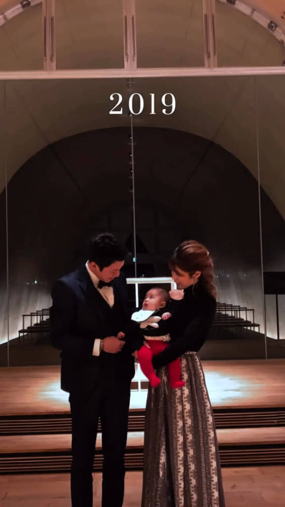 長男くんが生まれた2019年（結婚1周年）から思い出のチャペルで家族写真を撮影しています