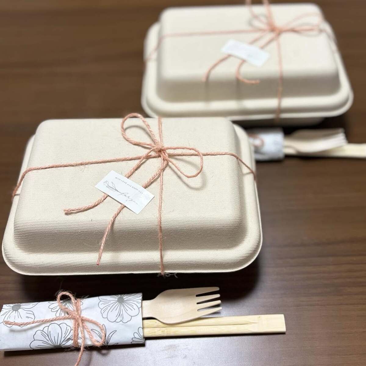高校生娘「友達の分もお弁当作って」→ママが2つ用意したのは……「なんなんだこのお弁当は！」「朝昼晩三食これでもいい」 | グルメ ねとらぼ