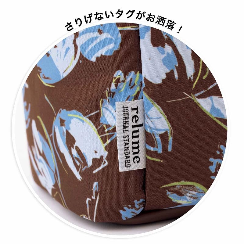 さりげなくロゴタグ