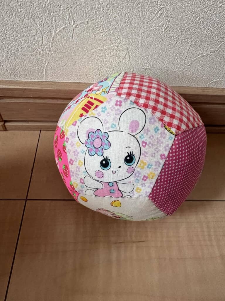 角度によって違う表情が楽しめるデザイン