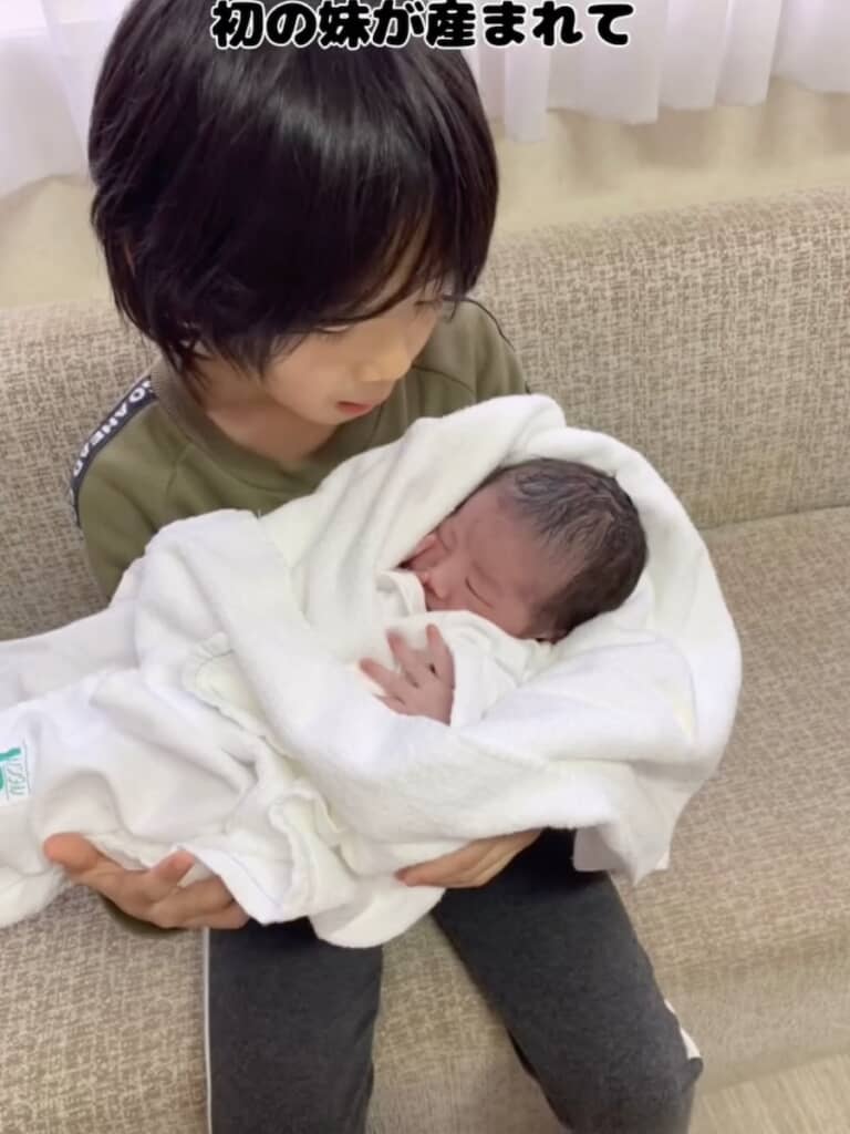 今度は初の妹が生まれました