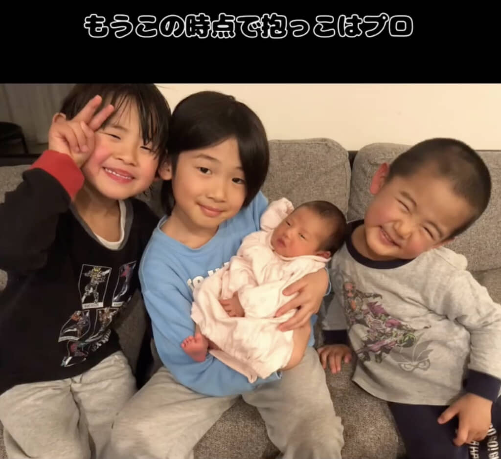 すっかり抱っこが上手に