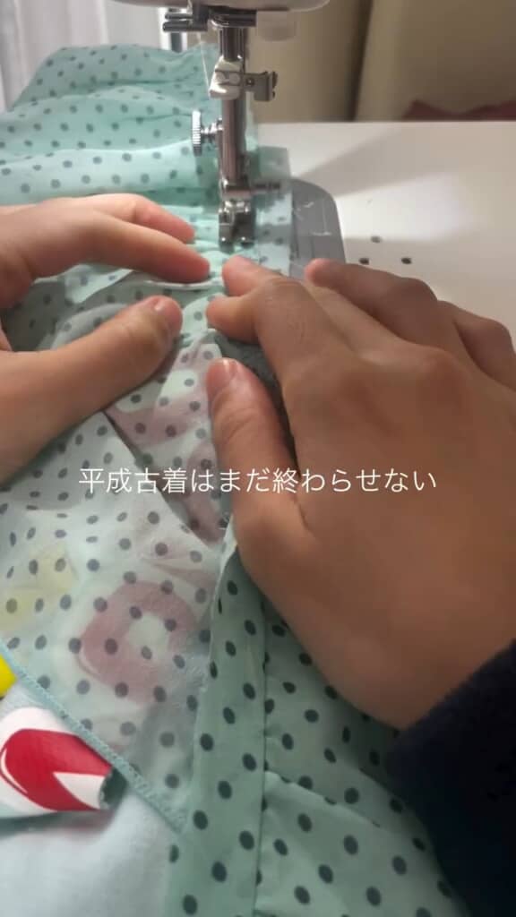 トレーナーとスカートを合体