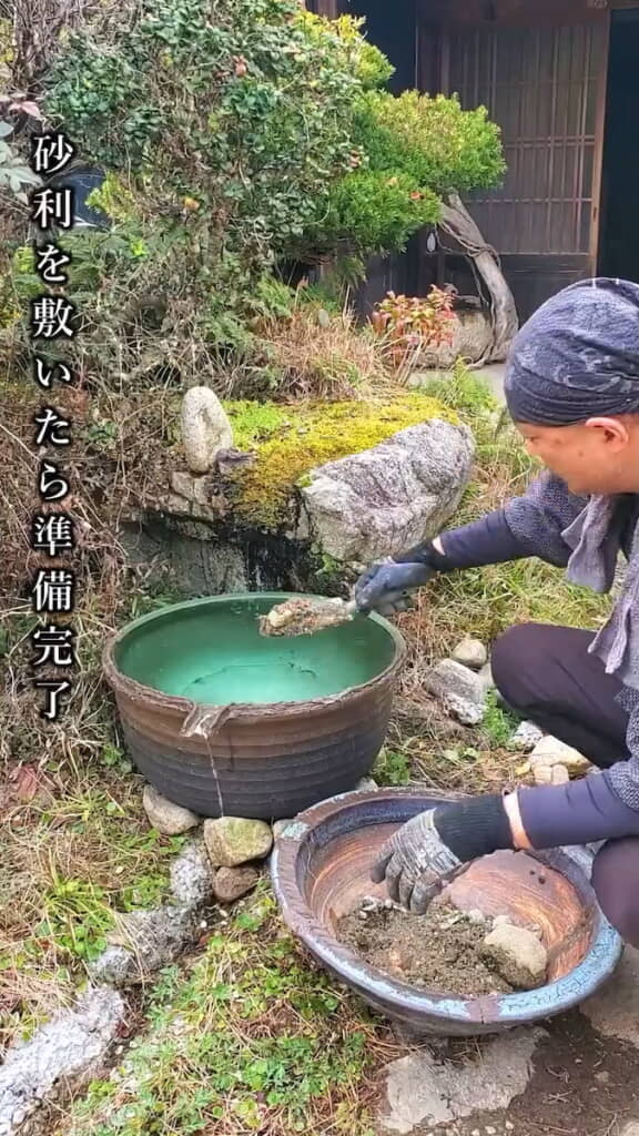 砂利を移動
