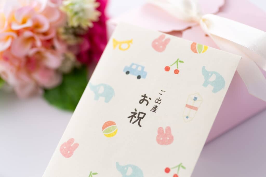 後輩からもらった出産祝いとは（出典：PIXTA）