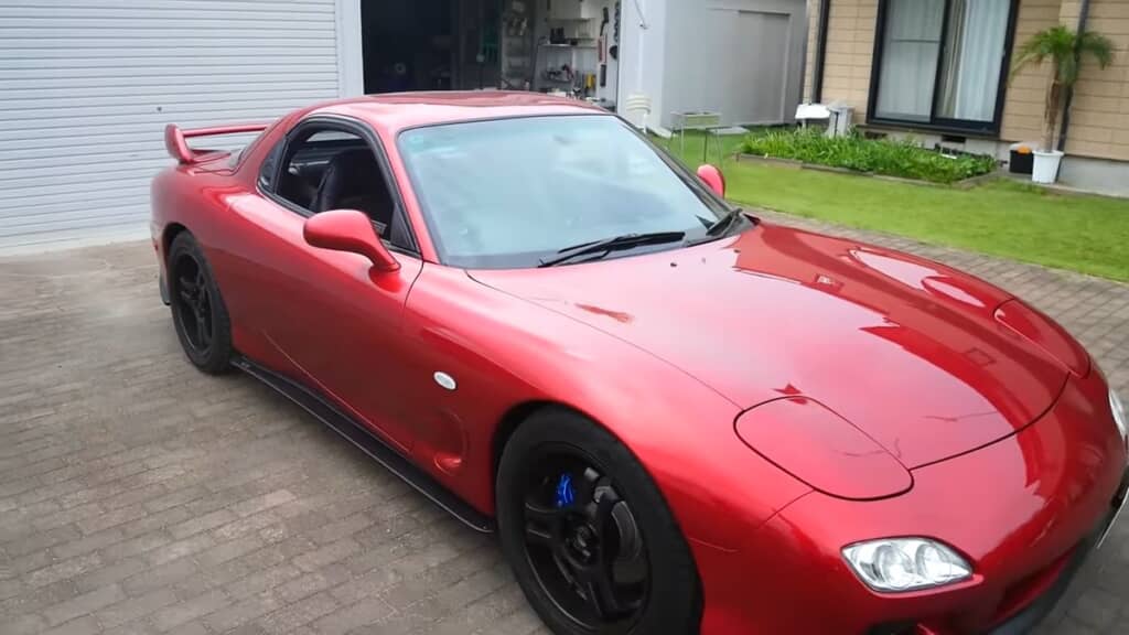 レストアにより復活した赤い車体の「RX-7 FD3S」