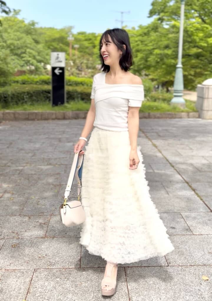 春らしいやわらかさのあるコーデ
