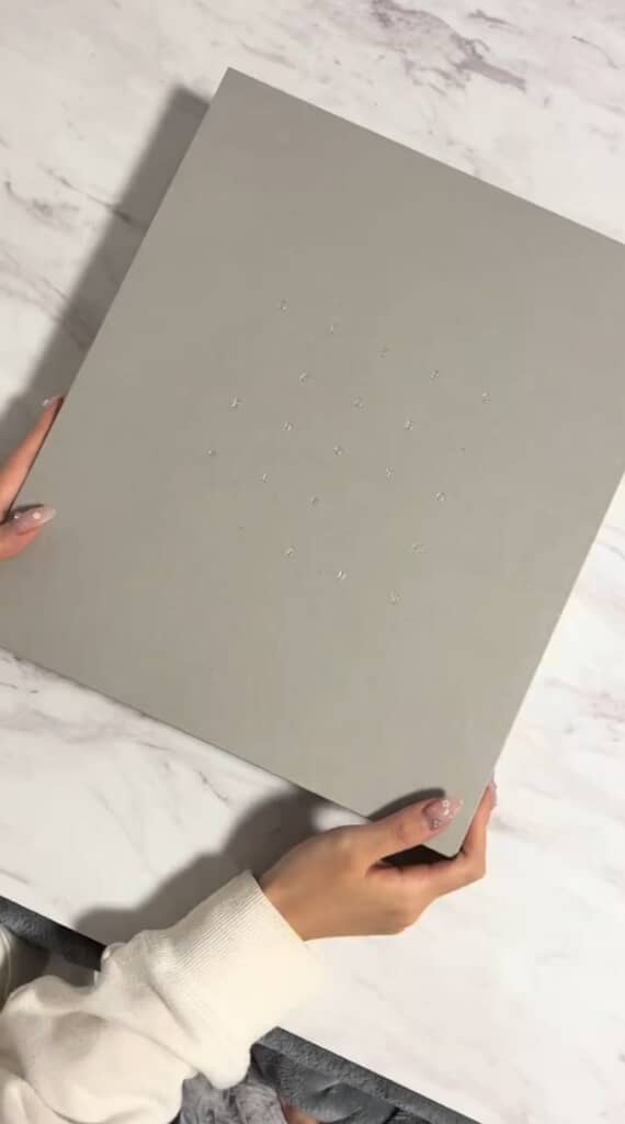 届いたアルバムを開くと……?