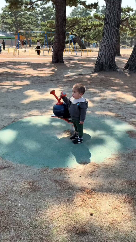 公園にきた1歳の子ども