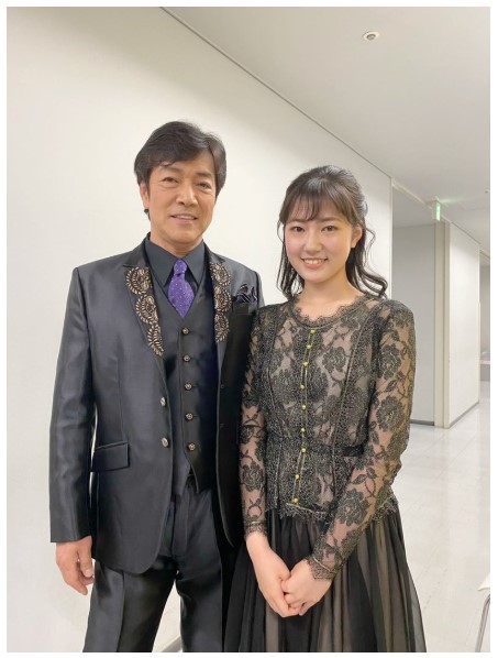 野口五郎とピアニストの長女・佐藤文音の親子ショット