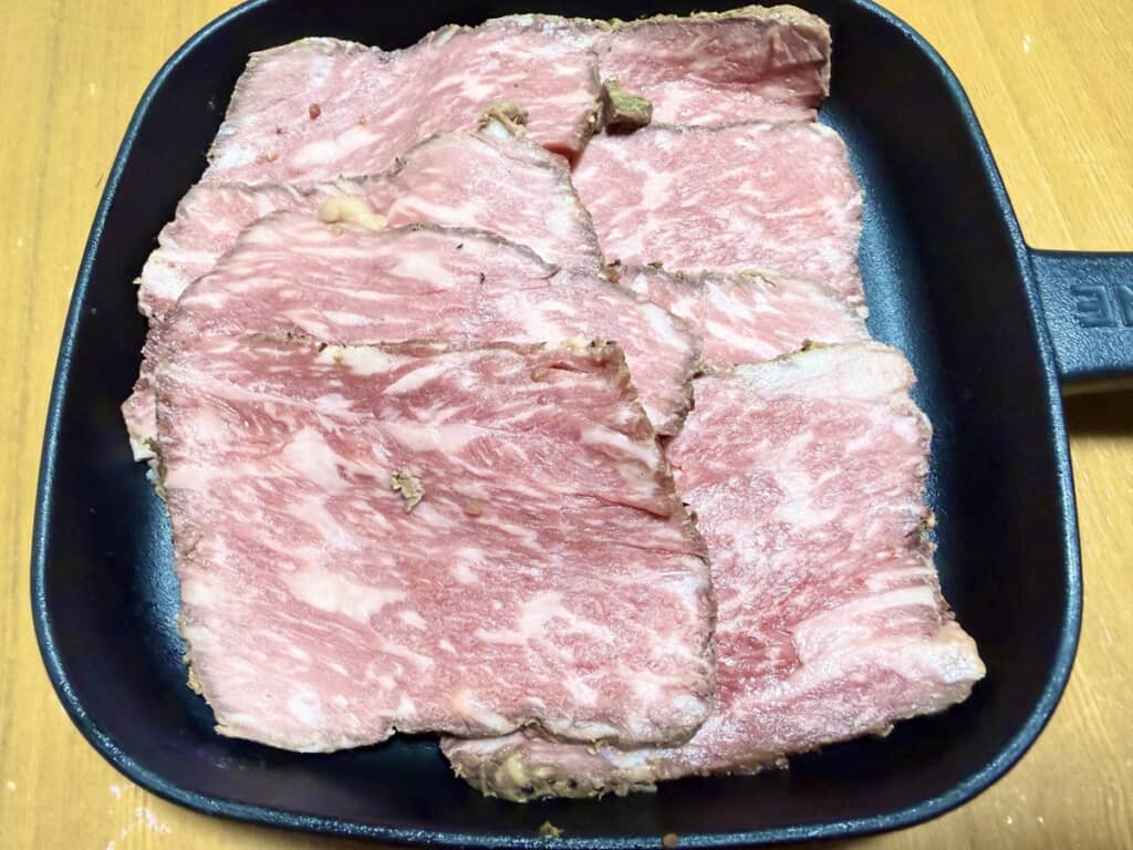 肉塊から作ったローストビーフ