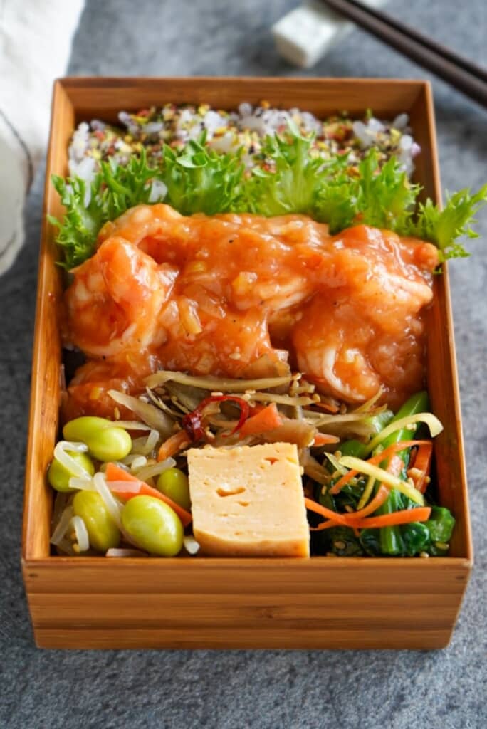 海老チリのお弁当