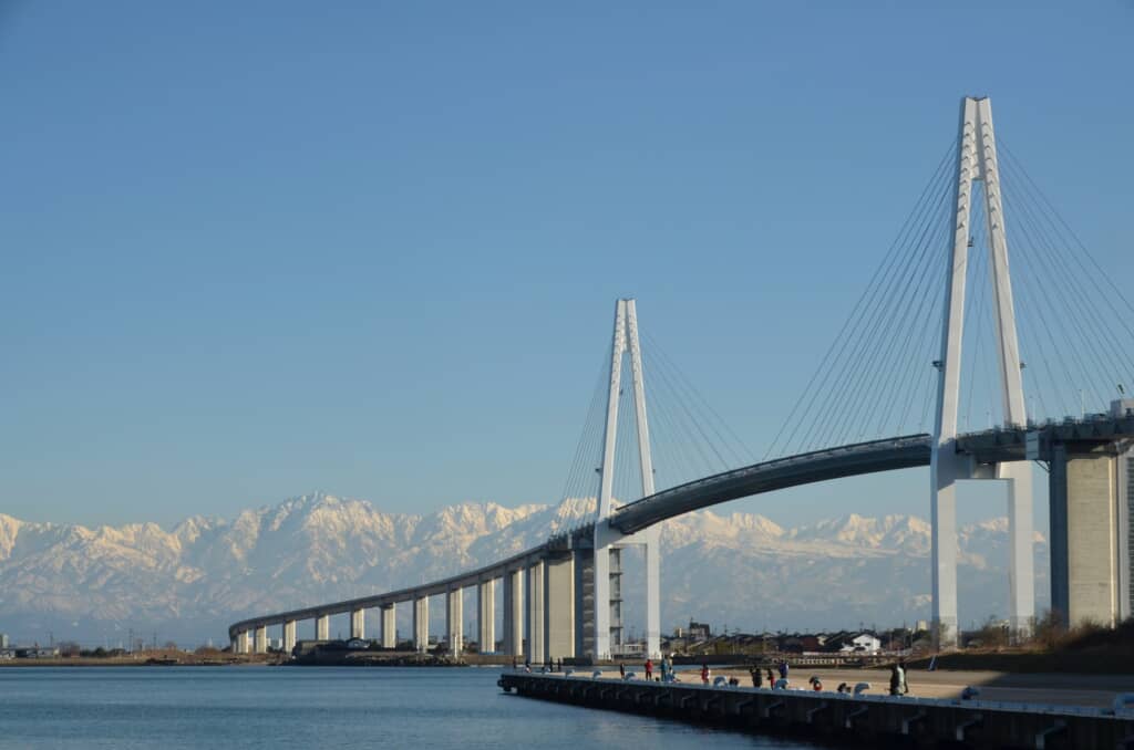 新湊大橋