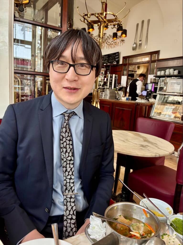 お互いの表情が似ています