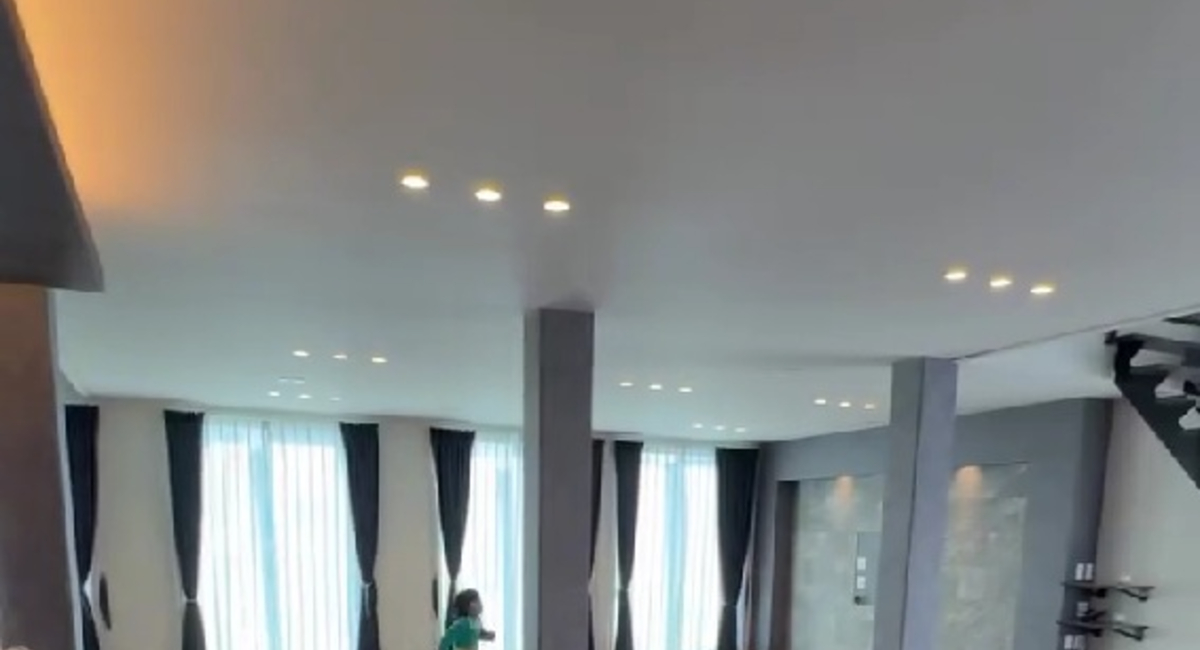 33歳シンママが自力で建てた「LDK60帖の家」 認めざるを得ない“豪邸”に「お仕事は何をされてるんですか!?」(1/3) | ライフスタイル ねとらぼ