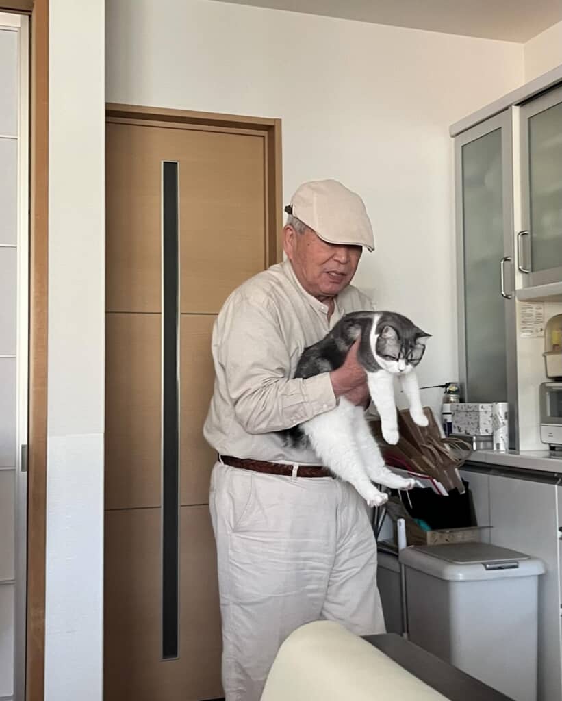 ぽぽちゃんと触れ合いたいおじいちゃん