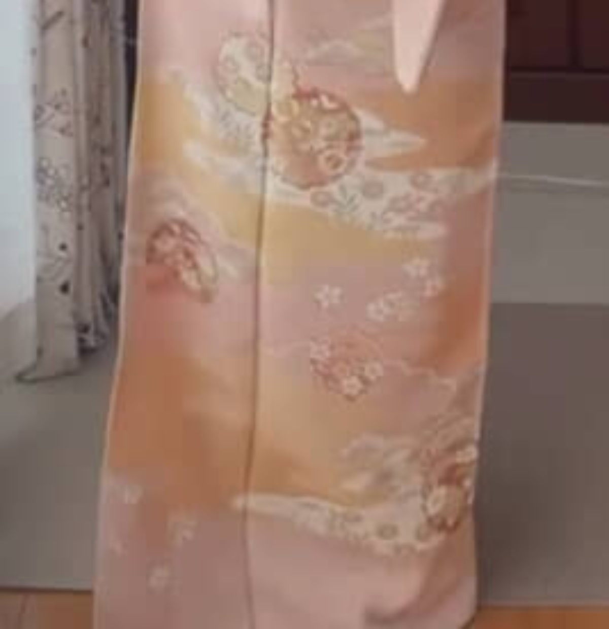 20年前のピンクの着物→子どもの晴れ舞台に着ていくと……　驚きの着こなしに「バチ決まってるー」「お子さんも鼻高々」（1/3） | ライフスタイル ねとらぼ