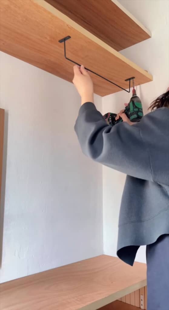 建築士夫婦が築20年の中古住宅の玄関をDIY