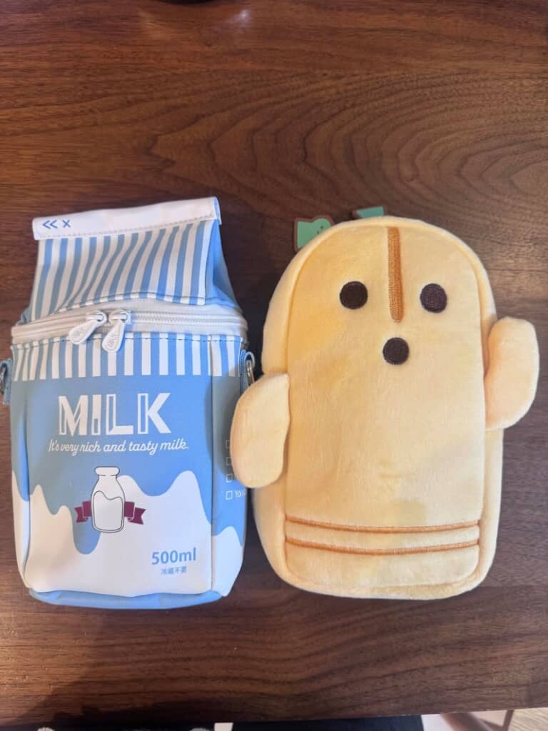 MILKのパックと埴輪のデザイン