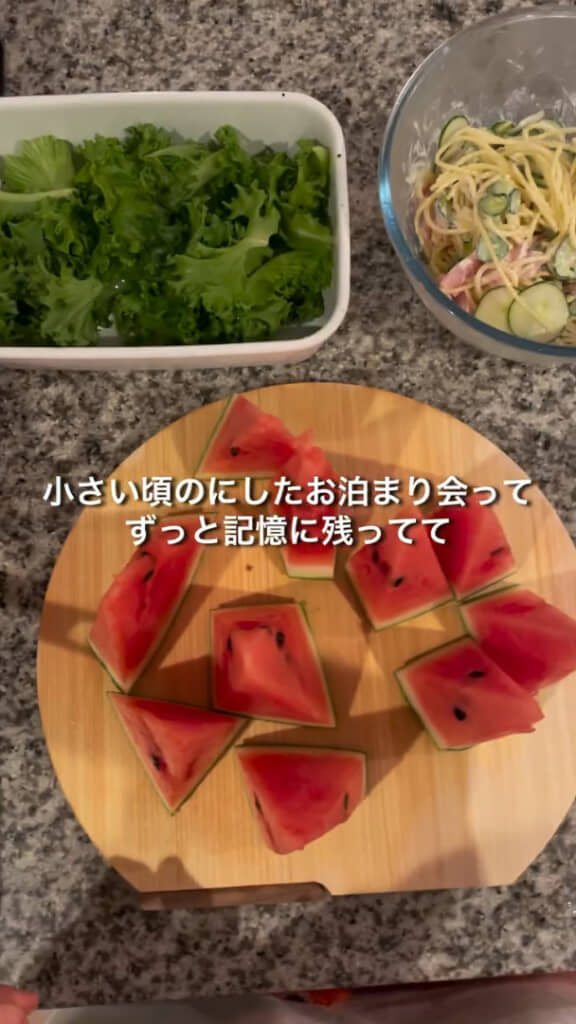 サラダとデザートも用意
