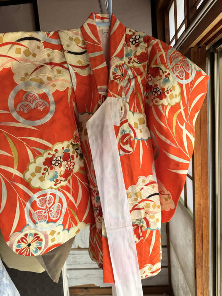 こちらの華やかな着物も出てきました